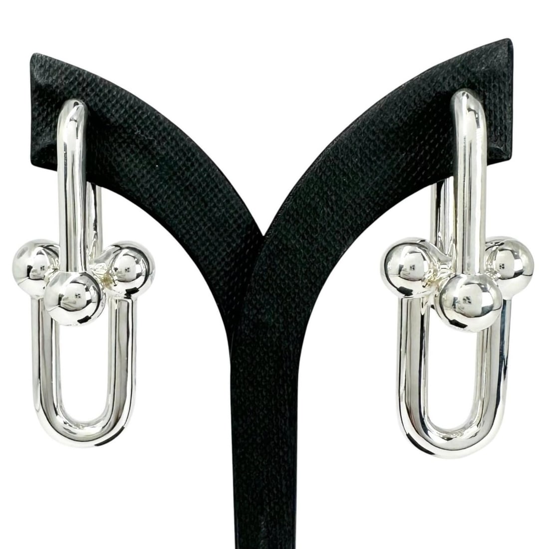 TIFFANY & Co. HardWear Extra Large Link Earrings, Ag925 Silver, Women's: --- Catalog ---Category: SizeWeight: 17g / 0.59oz.Size (HxWxD): 45.00mm x 19.00mm / 1.77'' x 0.75''Category: DesignType: Drop earringsColor: SilverGender: WomenMaterial: Silver 925Category: GeneralBra