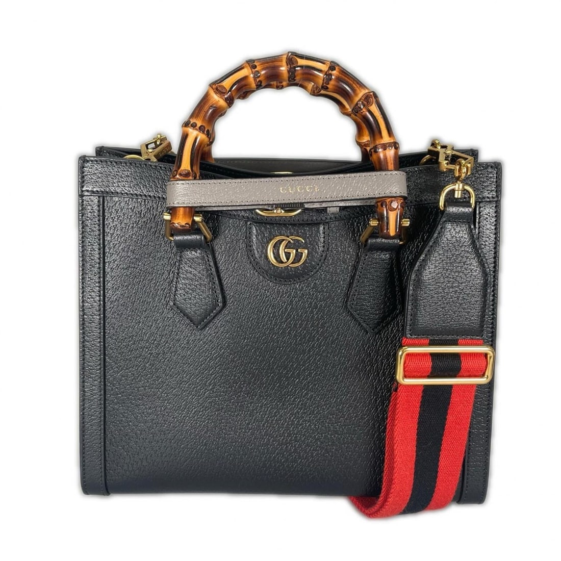 GUCCI Diana Medium Bamboo Handbag, Leather, Black, Women's: --- Catalog ---Category: SizeSize (HxWxD): 23cm x 27cm x 11cm / 9.05'' x 10.62'' x 4.33''Category: DesignType: HandbagColor: BlackGender: WomenMaterial: Leather Hardware Color: GoldCategory: GeneralBr