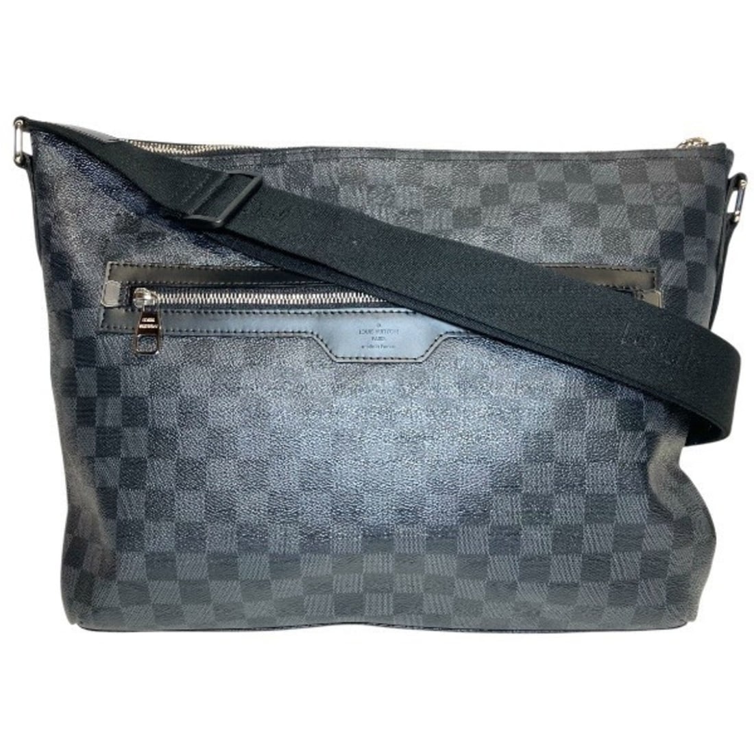 Louis Vuitton Damier Graphite Mick MM N41106 Handbag Shoulder Bag for Men: --- Catalog ---Category: SizeSize (HxWxD): 31cm x 36cm x 8cm / 12.2'' x 14.17'' x 3.14''Category: DesignType: Handbag, Shoulder bagColor: BlackGender: MenCategory: GeneralMPN: N41106Brand: Louis Vuitt