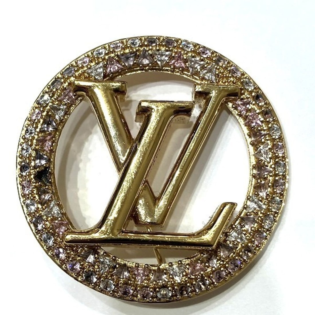 Louis Vuitton Chiluise Trésor Brooch M01479 Rhinestone Brand Accessory for Women: --- Catalog ---Category: DesignType: BroochColor: PinkGender: WomenMaterial: Gold platingCategory: GeneralMPN: M01479Brand: Louis Vuitton--- Item List ---Section: ConditionRanking: Rank AB Used - Trac