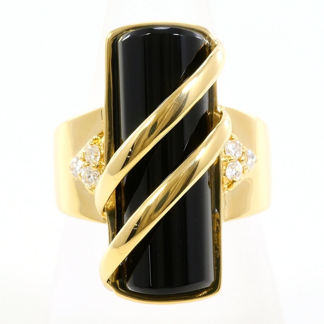 18K (18-karat) Yellow Gold Ring with Onyx and Diamond (0.15ct), Total Weight 10.7g, Jewelry: --- Catalog ---Category: SizeWidth: 24mm / 0.94''Weight: 10.7g / 0.37oz.JP Size: 12US Size: 6.5Category: DesignType: Band ringColor: Black, Yellow goldMetal: GoldStone: Diamond, OnyxGender: WomenMater
