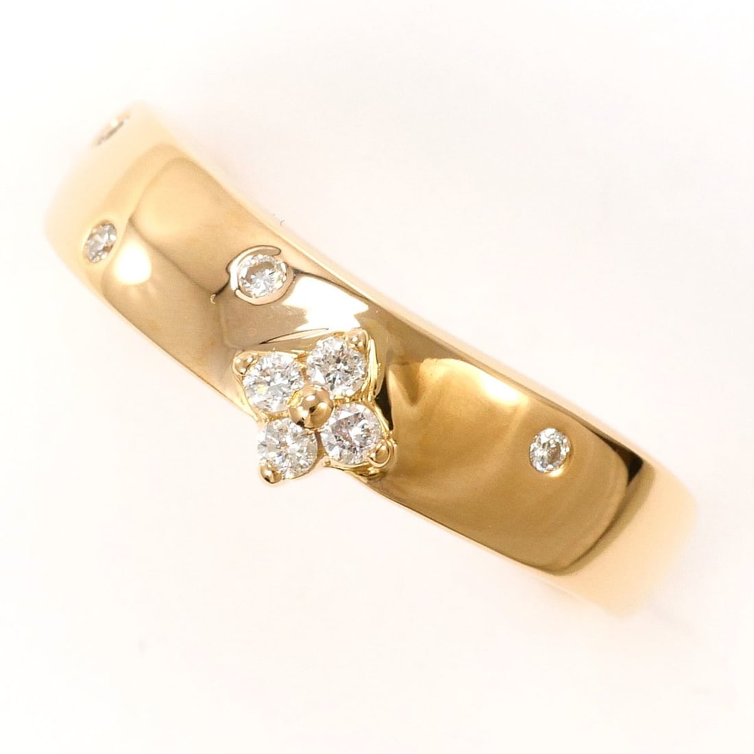18K (18-karat) Pink Gold Ring with Diamond (carat weight not stamped), Total Weight 2.6g, Jewelry: --- Catalog ---Category: SizeWidth: 5.5mm / 0.22''Weight: 2.6g / 0.09oz.JP Size: 7US Size: 4Category: DesignType: Band ringColor: Pink goldMetal: GoldStone: DiamondGender: WomenMaterial: Pink gold (18