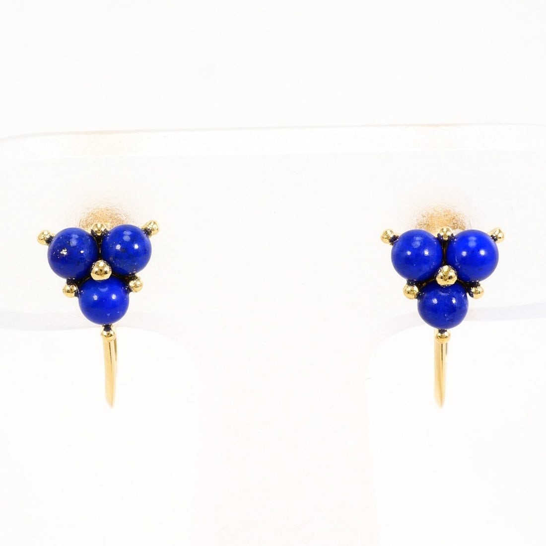 18K (18-karat) Yellow Gold Earrings with Lapis Lazuli, Total Weight 1.5g, Jewelry: --- Catalog ---Category: SizeWeight: 1.5g / 0.05oz.Category: DesignType: Clip earringsColor: Yellow goldMetal: GoldStone: Lapis lazuliGender: WomenMaterial: Yellow gold (18K)Metal Purity: 18KCategory: