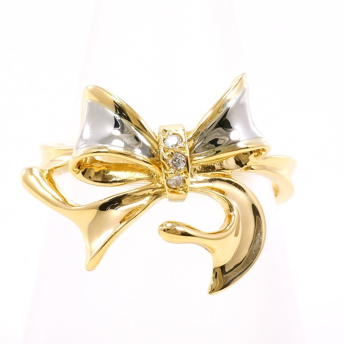PT900 Platinum 18K YG Yellow Gold Ring with Diamond (carat weight not stamped), Total Weight 3.6g,: --- Catalog ---Category: SizeWidth: 15mm / 0.59''Weight: 3.6g / 0.12oz.JP Size: 11US Size: 6Category: DesignType: Band ringColor: Platinum, Yellow goldMetal: Gold, PlatinumStone: DiamondGender: WomenM