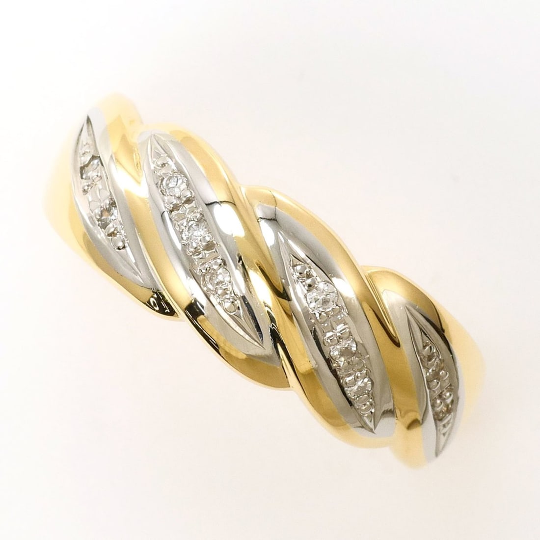 PT900 Platinum 18K YG Yellow Gold Ring with Diamond (carat weight not stamped), Total Weight 3.1g,: --- Catalog ---Category: SizeWidth: 7mm / 0.28''Weight: 3.1g / 0.1oz.JP Size: 14US Size: 7Category: DesignType: Band ringColor: Platinum, Yellow goldMetal: Gold, PlatinumStone: DiamondGender: WomenMat