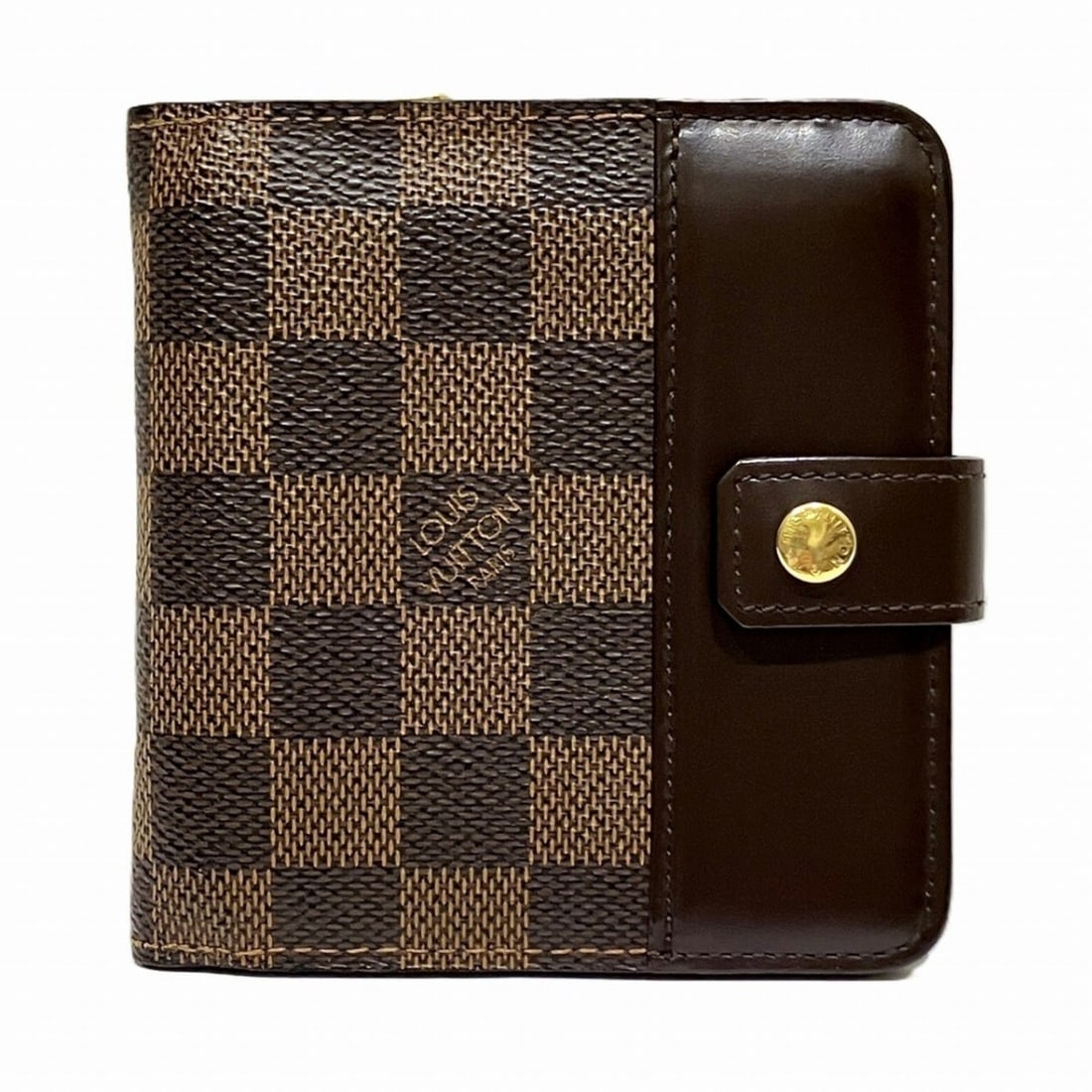Louis Vuitton Compact Zip Bi-fold Wallet, Damier, N61668: --- Catalog ---Category: SizeSize (HxWxD): 11cm x 10.5cm x 2.5cm / 4.33'' x 4.13'' x 0.98''Category: DesignType: Wallet (bi-fold)Color: BrownGender: Women,MenMaterial: PVC Category: GeneralMPN: N61668