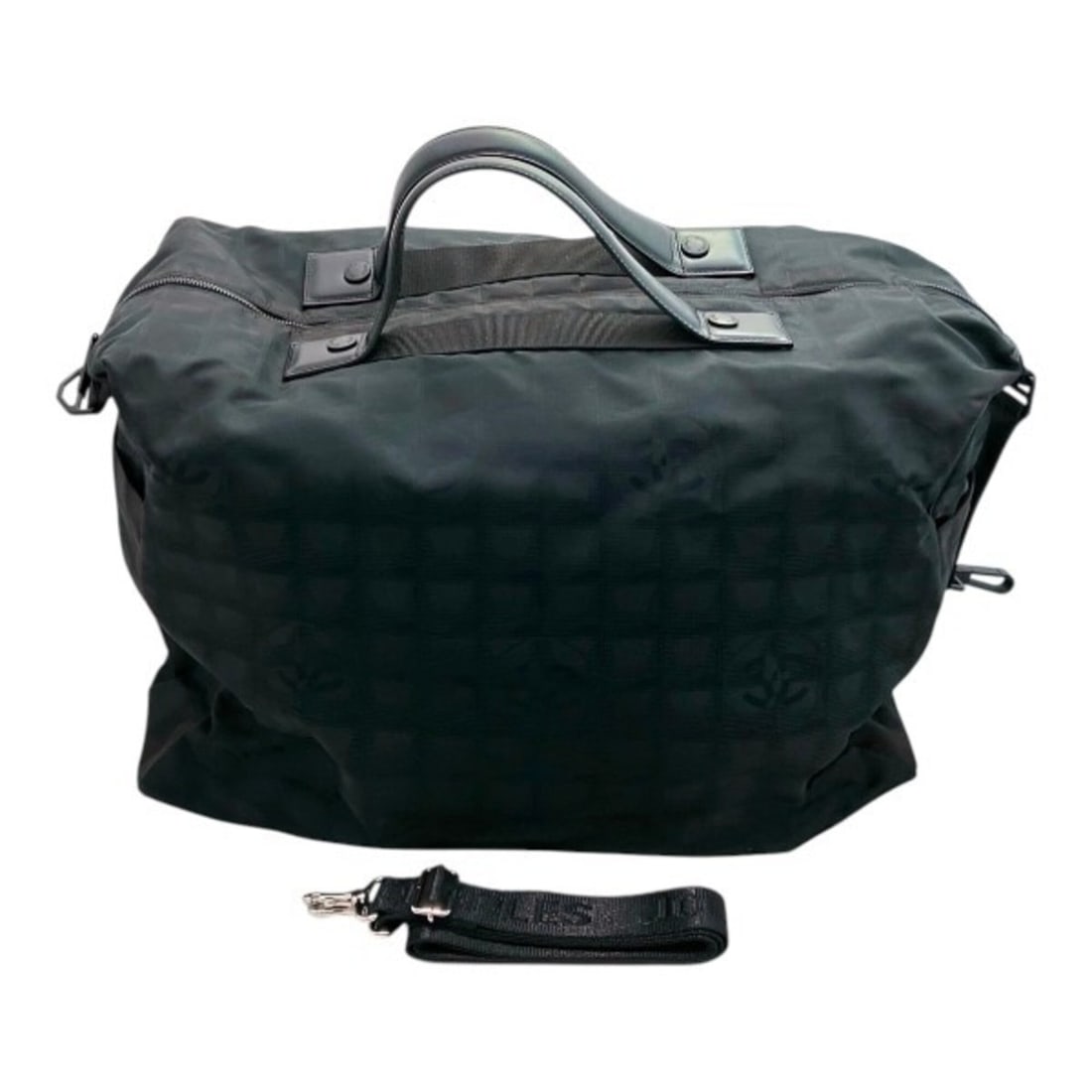 Chanel New Travel Line Handbag, Boston Bag, Men's and Women's: --- Catalog ---Category: SizeSize (HxWxD): 32cm x 46cm x 26cm / 12.59'' x 18.11'' x 10.23''Category: DesignType: Boston bag, HandbagColor: BlackGender: Men,WomenMaterial: Nylon Category: GeneralBrand: