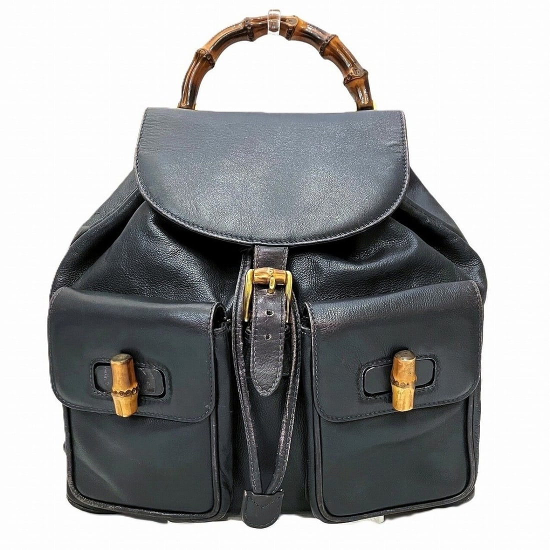 Gucci Bamboo Backpack (0016): --- Catalog ---Category: SizeSize (HxWxD): 30cm x 30cm x 9cm / 11.81'' x 11.81'' x 3.54''Category: DesignType: BackpackColor: BlackGender: Women,MenCategory: GeneralMPN: 0016Brand: Gucci--- Item List 