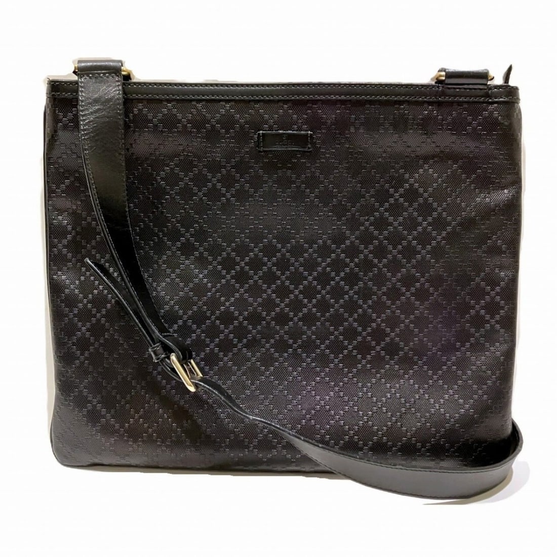 Gucci GG Imprime Shoulder Bag 201446: --- Catalog ---Category: SizeSize (HxWxD): 29cm x 35cm x 1cm / 11.41'' x 13.77'' x 0.39''Category: DesignType: Shoulder bagColor: BlackGender: Women,MenMaterial: GG Imprimé Category: GeneralMPN: 2014