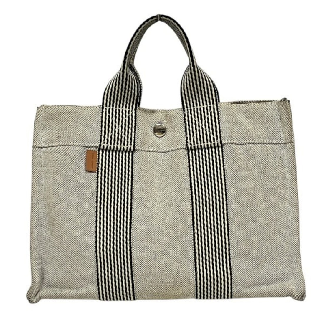 Hermes New Fourre-Tout PM Grey Handbag Tote Bag for Men and Women: --- Catalog ---Category: SizeSize (HxWxD): 21cm x 30cm x 7cm / 8.26'' x 11.81'' x 2.75''Handle Length: 23cm / 9.05''Category: DesignType: Handbag, Tote bagColor: GrayGender: Men,WomenMaterial: Canvas 