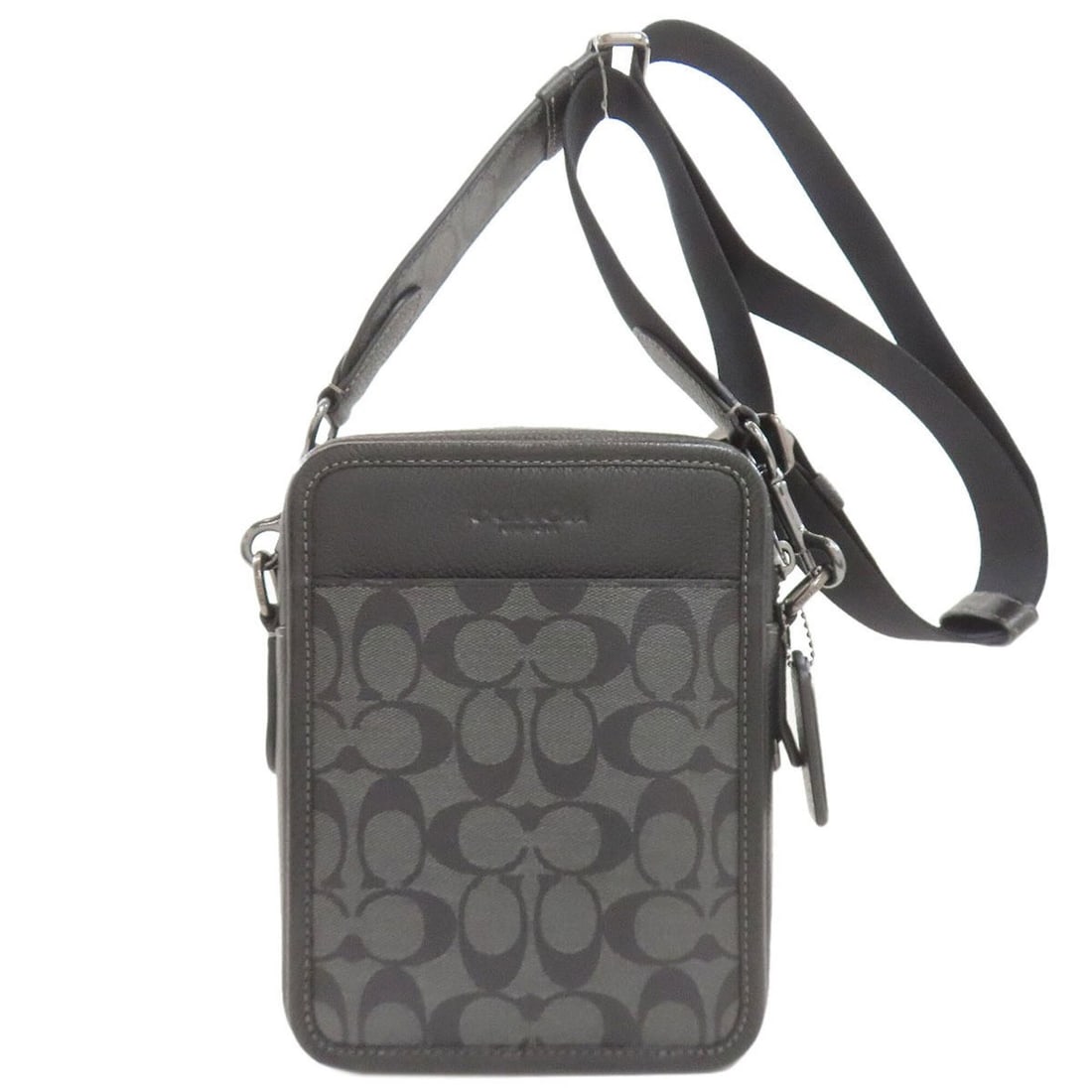 Coach CC009 Sullivan Signature Shoulder Bag, PVC, Women's: --- Catalog ---Category: SizeSize (HxWxD): 21cm x 16cm x 5.5cm / 8.26'' x 6.29'' x 2.16''Category: DesignType: Shoulder bagColor: BlackGender: WomenMaterial: PVC Category: GeneralMPN: CC009Brand: Coac