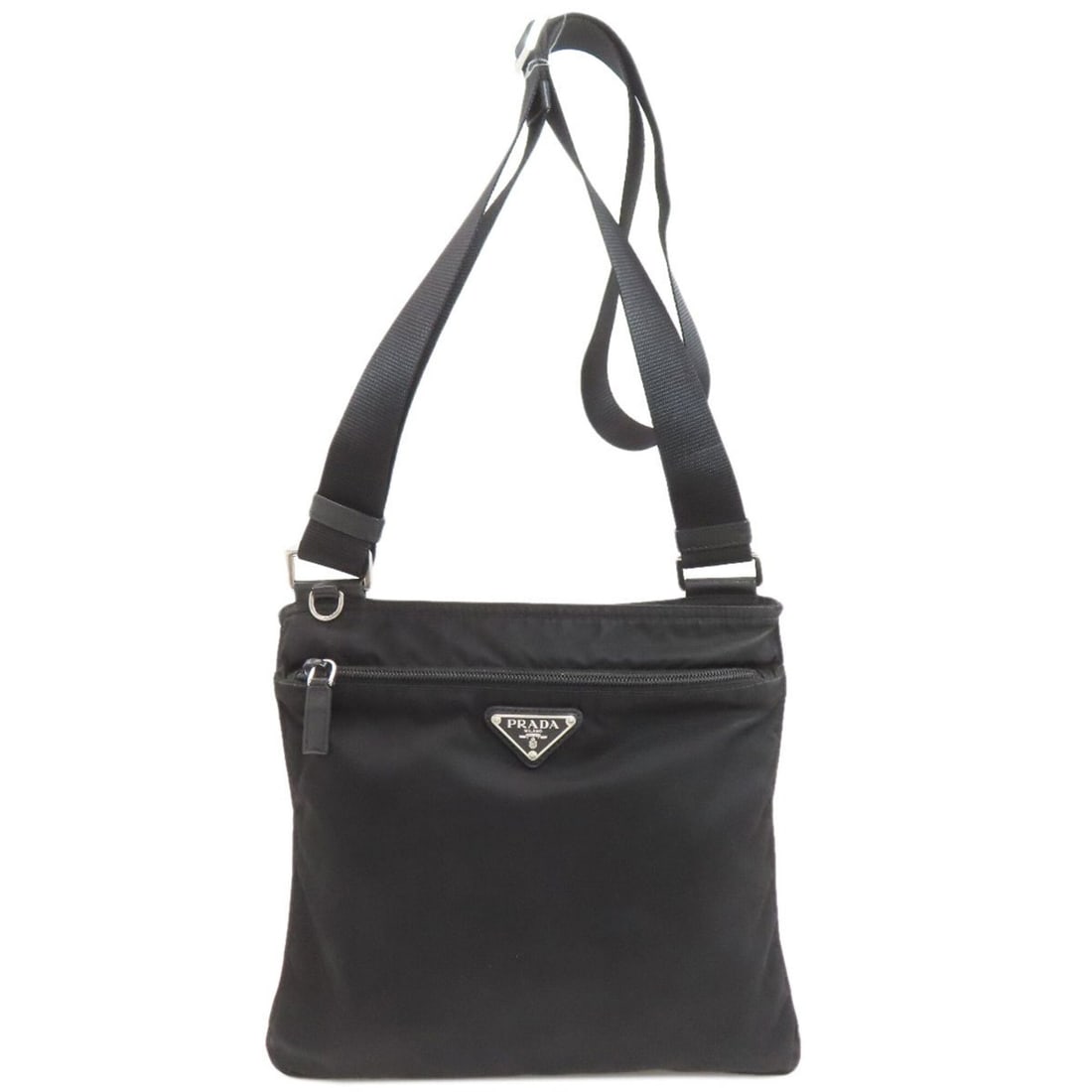 Prada logo hardware shoulder bag, nylon, women's.: --- Catalog ---Category: SizeSize (HxWxD): 24.5cm x 25cm x 5.00mm / 9.64'' x 9.84'' x 0.19''Category: DesignType: Shoulder bagColor: BlackGender: WomenMaterial: Nylon Category: GeneralBrand: Prada--- 