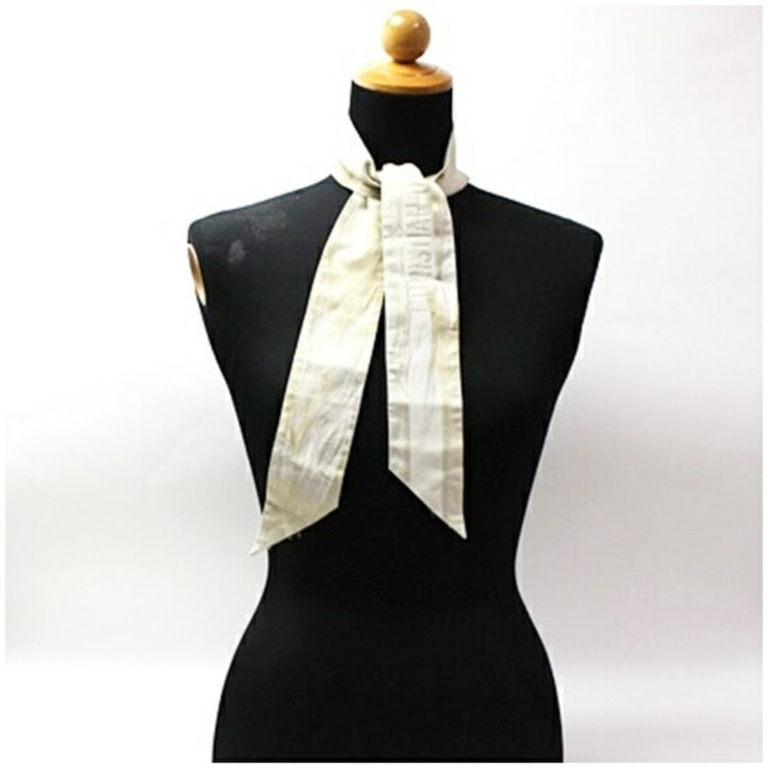 Christian Dior Silk Polyester Scarf Muffler Ponytail Beige x Gold Glitter Women's: --- Catalog ---Category: SizeSize (LxW): 1.06m x 6cm / 41.73'' x 2.36''Category: DesignType: ScarfColor: BeigeGender: Men,WomenMaterial: Silk 87%, Polyester 13%Category: GeneralBrand: Christian Dior--