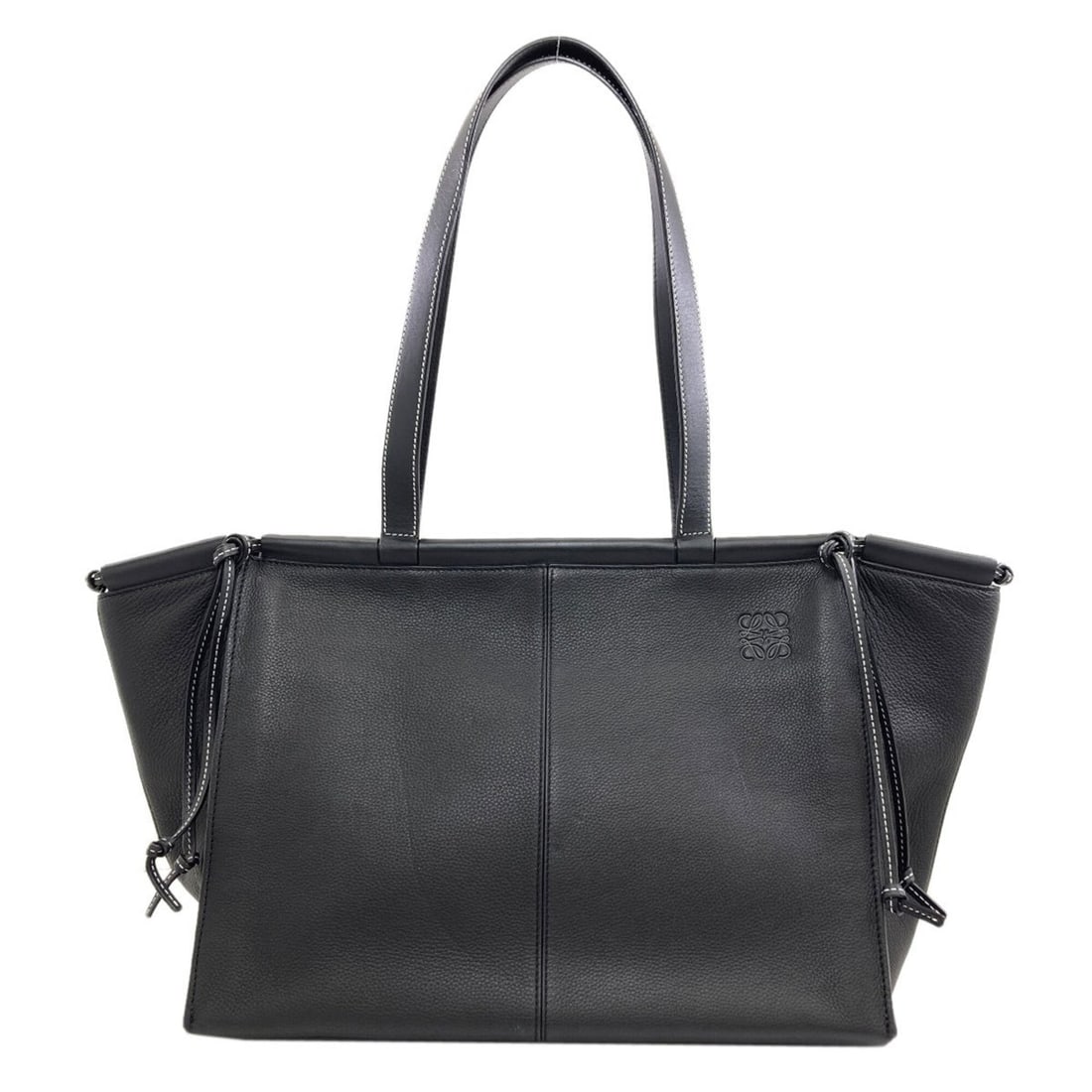 Loewe Cushion Tote Bag, Calfskin, Women's: --- Catalog ---Category: SizeSize (HxWxD): 26.5cm x 35cm x 19cm / 10.43'' x 13.77'' x 7.48''Category: DesignType: Tote bagColor: BlackGender: WomenMaterial: Leather Leather/Fur Type: CalfskinCategory: