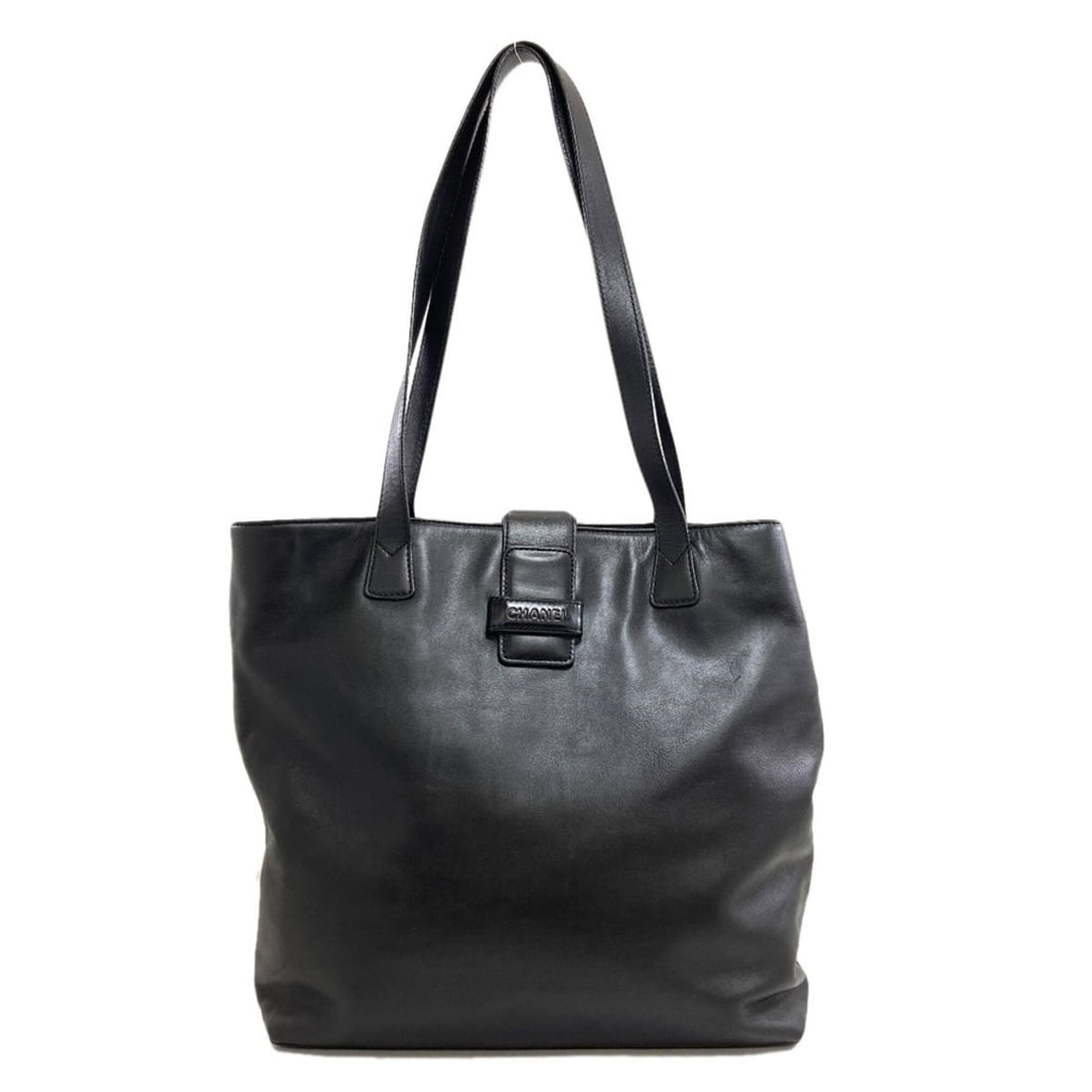 Chanel Logo Tote Bag, Calfskin, Women's: --- Catalog ---Category: SizeSize (HxWxD): 33cm x 40cm x 9cm / 12.99'' x 15.74'' x 3.54''Category: DesignType: Tote bagColor: BlackGender: WomenMaterial: Leather Leather/Fur Type: CalfskinCategory: Ge