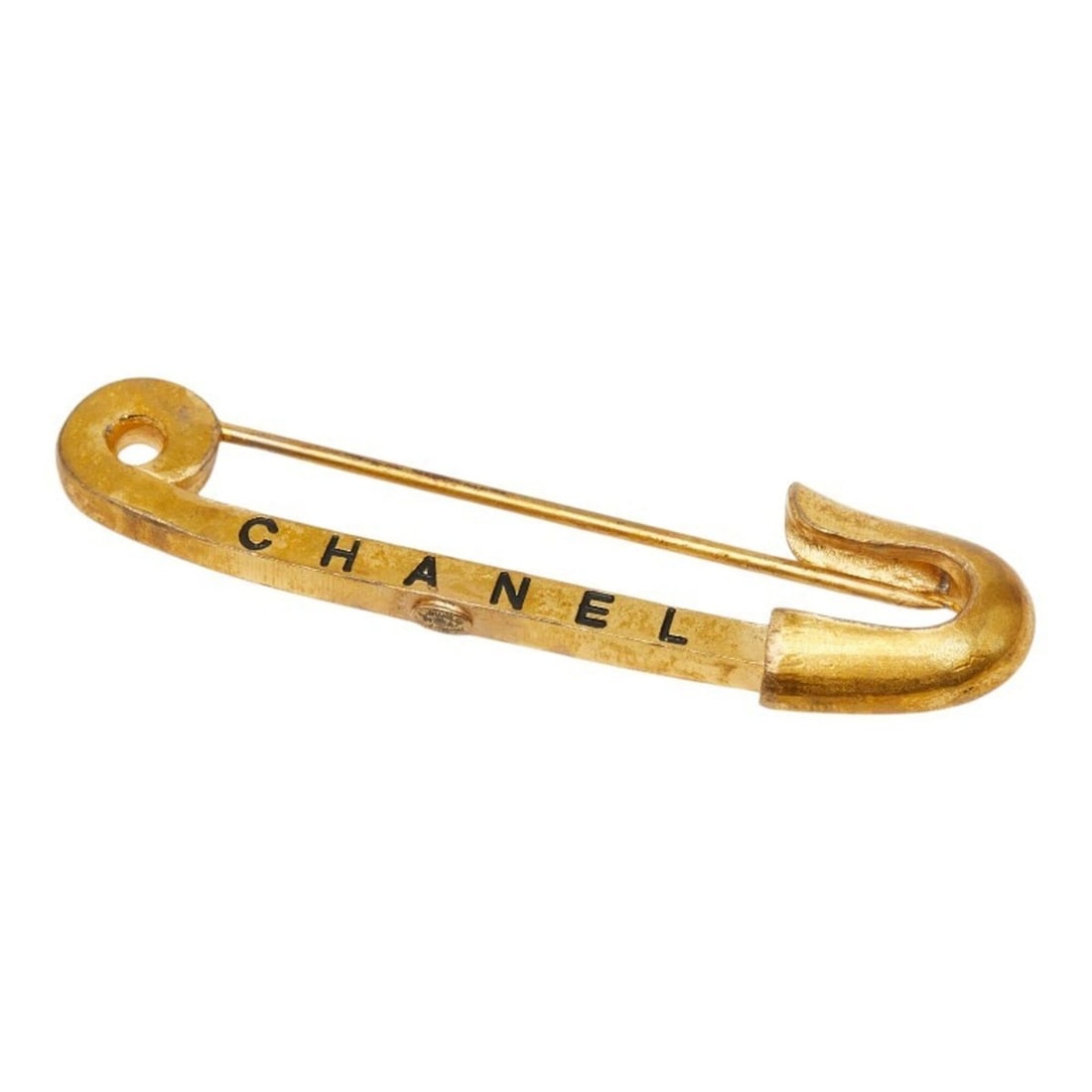Chanel Safety Pin Logo Brooch, 01A Engraving, Gold Plated, Women's CHANEL: --- Catalog ---Category: SizeSize (HxWxD): 1.94cm x 7.6cm / 0.76'' x 2.99''Category: DesignType: BroochColor: GoldGender: WomenCategory: GeneralBrand: Chanel--- Item List ---Section: ConditionRanking: