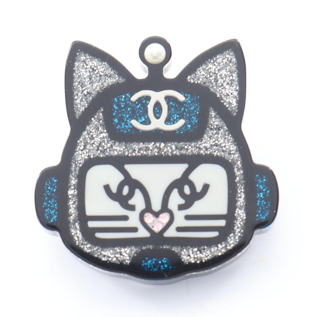 Chanel Robot Cat Pin Brooch Accessory, Plastic, Faux Pearl, Women's, Silver Tone, Multicolor: --- Catalog ---Category: SizeSize (HxWxD): 3.4cm x 3.3cm / 1.33'' x 1.29''Category: DesignType: Pin broochColor: Multi-color, SilverGender: WomenMaterial: PlasticCategory: GeneralBrand: Chanel--- Item