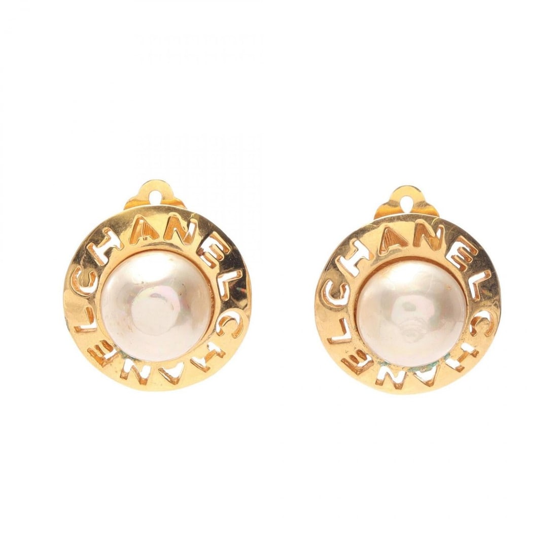 Chanel CHANEL Logo Vintage Earrings Jewelry GP (Gold Plated) Faux Pearl Women's Gold/White: --- Catalog ---Category: SizeSize (HxWxD): 25.00mm x 25.00mm / 0.98'' x 0.98''Category: DesignType: Clip earringsColor: Gold, WhiteGender: WomenMaterial: Gold platingCategory: GeneralBrand: Chanel--- 