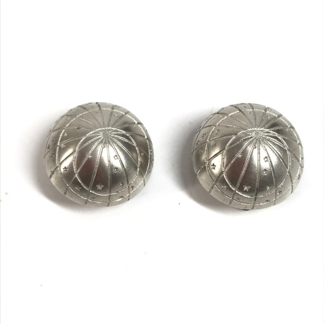 HERMES Zodiac Accessories Jewelry Earrings Metal Men's Women's Silver: --- Catalog ---Category: DesignType: Clip earringsColor: SilverGender: Men,Women,UnisexMaterial: MetalCategory: GeneralBrand: Hermes--- Item List ---Section: ConditionRanking: Rank B Used - Traces of 