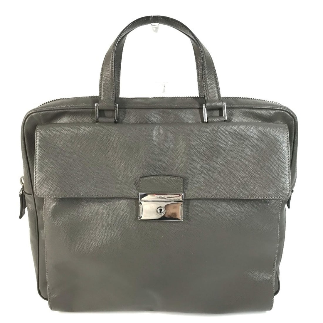 PRADA business bag, briefcase, tote handbag, Saffiano leather, men's and women's, gray.: --- Catalog ---Category: SizeSize (HxWxD): 27cm x 34cm x 5.5cm / 10.62'' x 13.38'' x 2.16''Category: DesignType: Briefcase, Handbag, Tote bagColor: GrayGender: Men,Women,UnisexMaterial: Leather Leathe