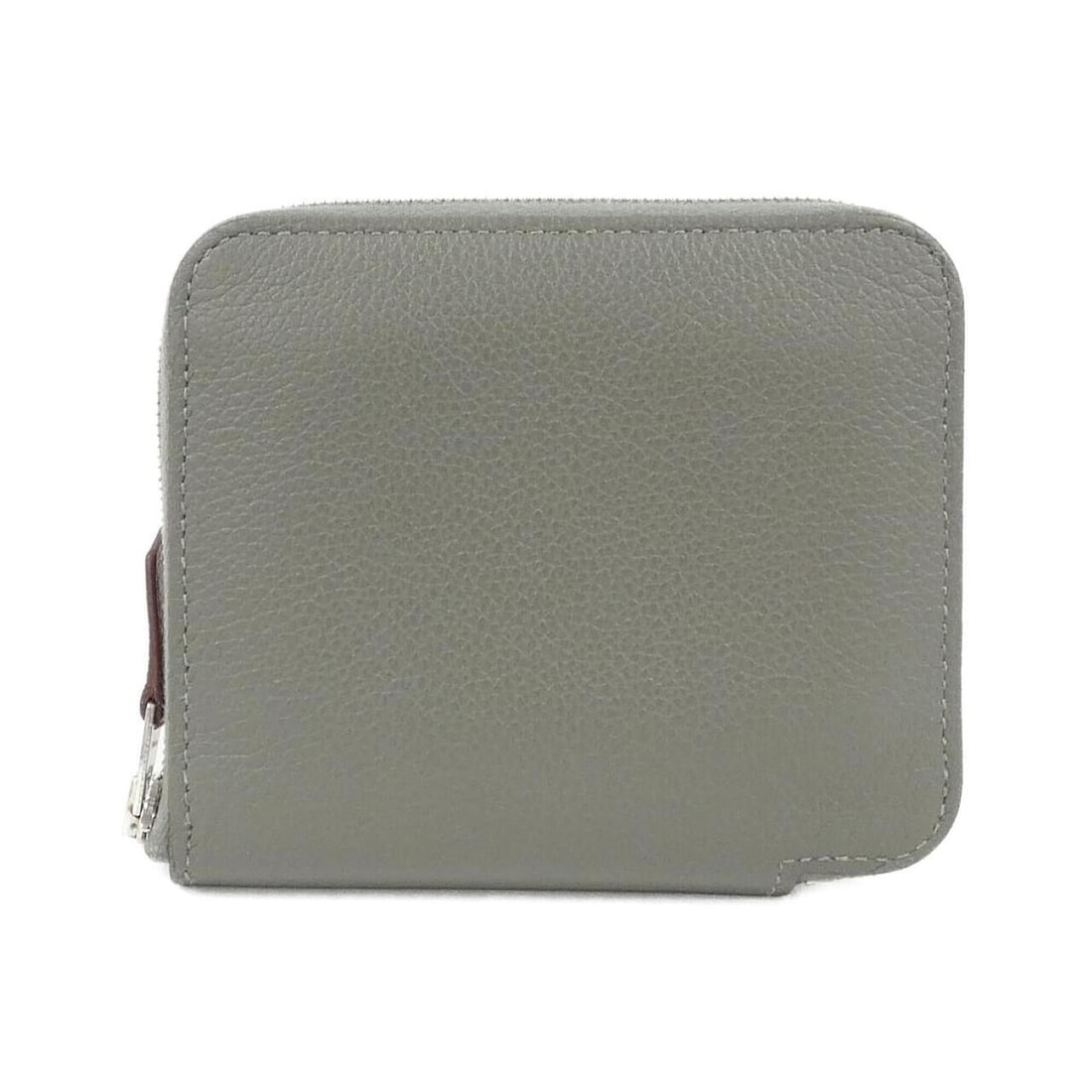 Hermes EN LIBERTE Silk In Compact 084541CK Wallet: --- Catalog ---Category: SizeSize (HxWxD): 9cm x 11cm x 1.5cm / 3.54'' x 4.33'' x 0.59''Category: DesignType: Wallet (bi-fold)Color: Gray, OrangeGender: Men,WomenMaterial: Silk Category: GeneralMPN: