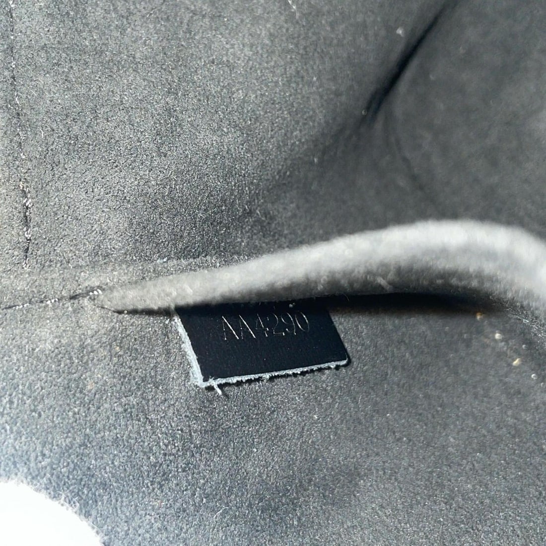 Louis Vuitton Monogram Eclipse Discovery Backpack PM M22558 (Rucksack) - 14