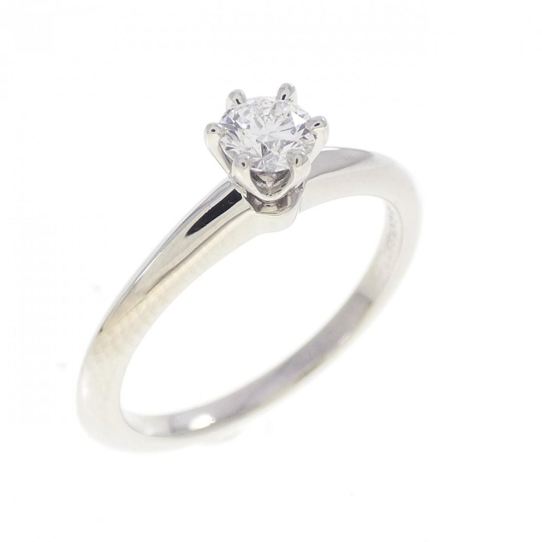 Tiffany Classic Solitaire Ring 0.25CT: --- Catalog ---Category: SizeJP Size: 11.5US Size: 6Category: DesignType: Band ringStone: DiamondGender: WomenMaterial: Platinum 950Category: GeneralMPN: 34200Brand: Tiffany--- Item List ---Section: