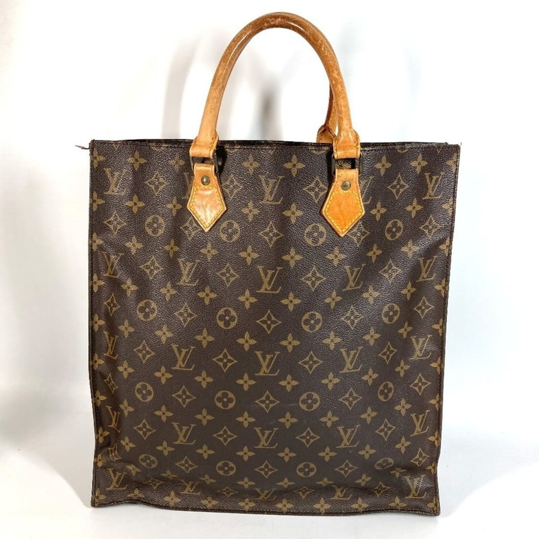 LOUIS VUITTON M51140 Monogram Sac Plat Bag, Vertical Tote Handbag, Canvas, Men's/Women's, Brown: --- Catalog ---Category: SizeSize (HxWxD): 37.5cm x 36cm x 9cm / 14.76'' x 14.17'' x 3.54''Category: DesignType: Handbag, Tote bagColor: BrownGender: Men,WomenMaterial: Monogram Category: GeneralMPN: