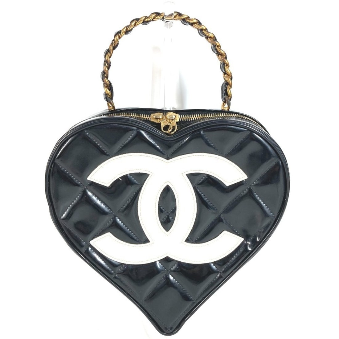 CHANEL Vintage Heart CC Coco Mark Matelassé Quilted Chain Logo Vanity Bag Handbag Enamel Black: --- Catalog ---Category: SizeSize (HxWxD): 20cm x 22cm x 7cm / 7.87'' x 8.66'' x 2.75''Category: DesignType: Handbag, Vanity bagColor: Black, WhiteGender: Men,WomenCategory: GeneralBrand: ChanelCountr