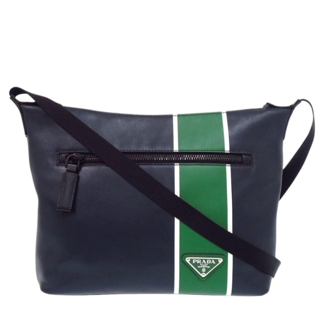Prada Leather Triangle Logo Navy Green Shoulder Bag 1470PRADA: --- Catalog ---Category: SizeSize (HxWxD): 20cm x 24cm x 6cm / 7.87'' x 9.44'' x 2.36''Category: DesignType: Shoulder bagColor: Green, NavyGender: MenMaterial: Leather Category: GeneralBrand: PradaCou