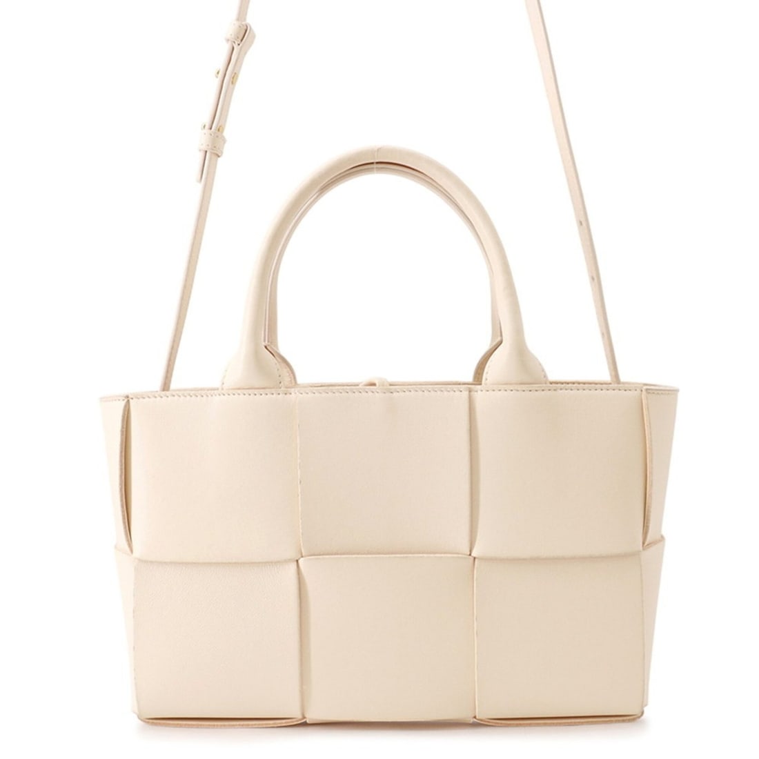 Bottega Veneta Arco Tote Mini Leather Handbag 709337 BOTTEGA VENETA 2-way: --- Catalog ---Category: SizeWeight: 500g / 1.1lb.Size (HxWxD): 16cm x 25cm x 8cm / 6.29'' x 9.84'' x 3.14''Strap Length: 111cm - 130cm / 43.7'' - 51.18''Category: DesignType: HandbagGender: WomenMate