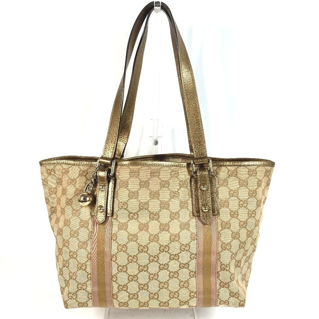 GUCCI 137396 Charm Included Logo GG Bag Shoulder Tote Canvas Leather Men's Women's Beige: --- Catalog ---Category: SizeSize (HxWxD): 22cm x 26.5cm x 13.5cm / 8.66'' x 10.43'' x 5.31''Category: DesignType: Shoulder bag, Tote bagColor: BeigeGender: Men,WomenMaterial: GG canvas , Leather Cate