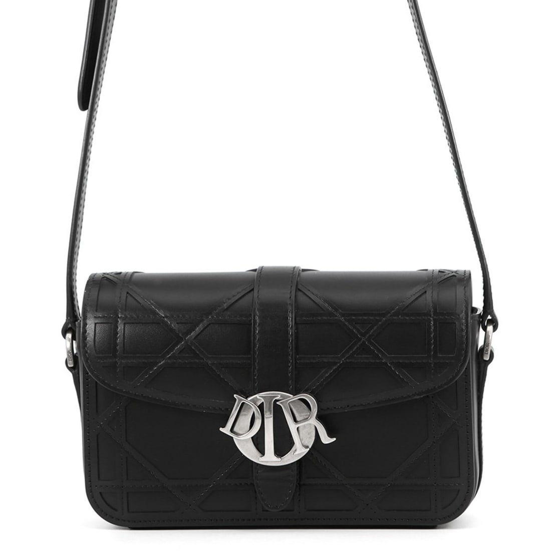 Christian Dior Shoulder Bag Cannage Cosmo Charm Mini 2CMWS016VZC Black Handbag: --- Catalog ---Category: SizeSize (HxWxD): 11.5cm x 18.5cm x 5cm / 4.52'' x 7.28'' x 1.96''Category: DesignType: Handbag, Shoulder bagColor: BlackGender: WomenMaterial: Leather Category: GeneralMPN: 2