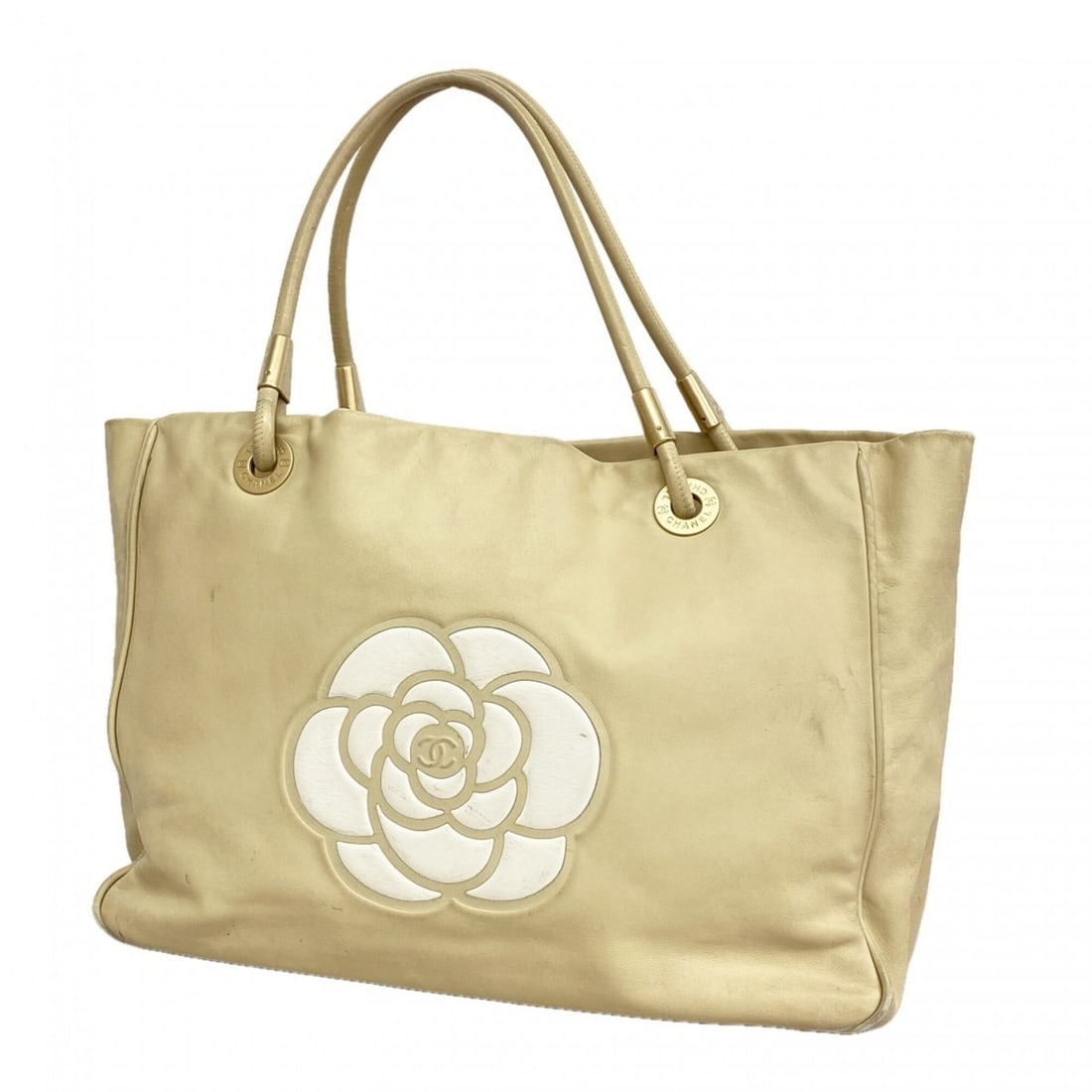 Chanel Camellia Lambskin Tote Bag, Beige, Women's: --- Catalog ---Category: SizeSize (HxWxD): 29cm x 41cm x 14.5cm / 11.41'' x 16.14'' x 5.7''Category: DesignType: Tote bagColor: BeigeGender: WomenMaterial: Leather Hardware Color: GoldLeather/Fur Type