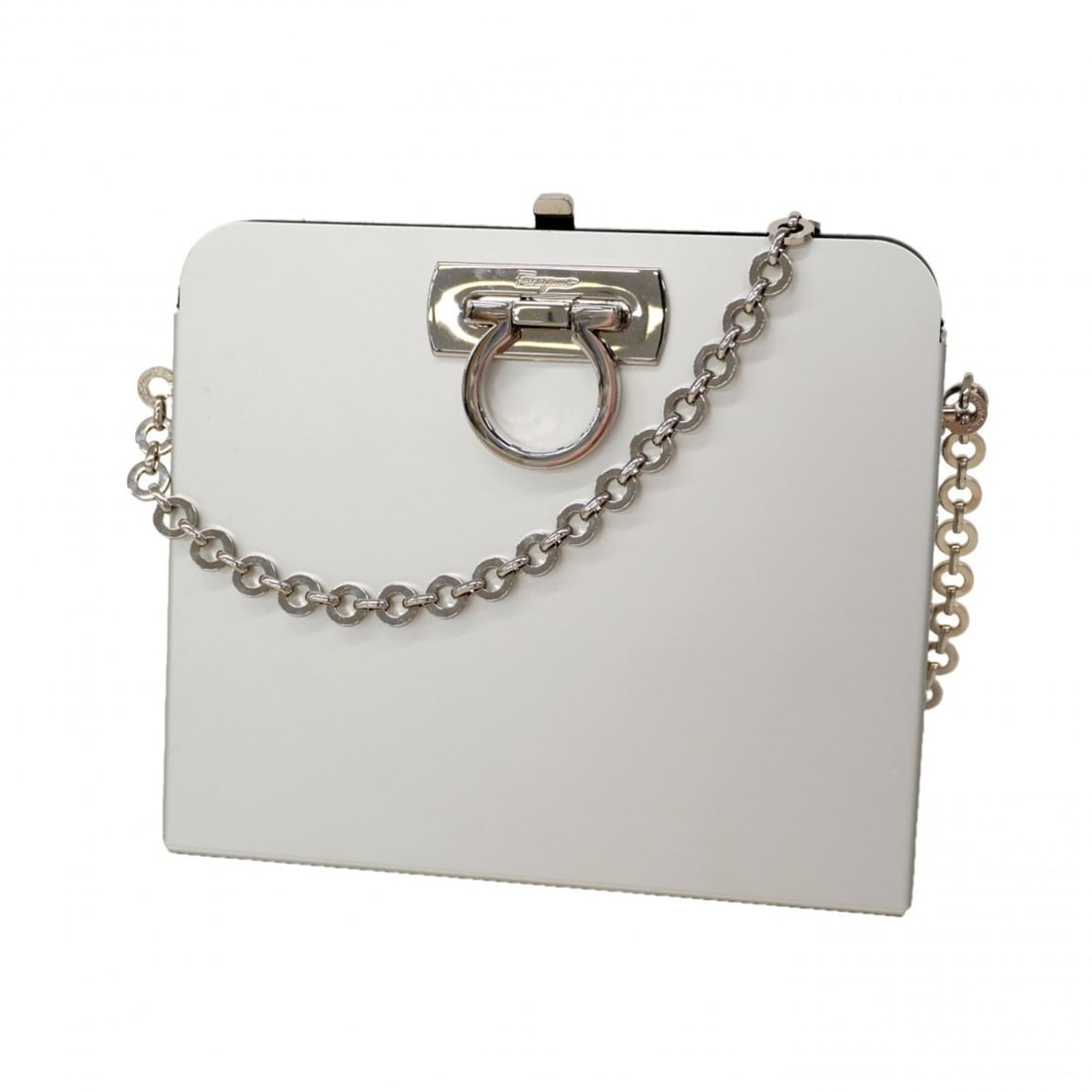 Salvatore Ferragamo shoulder bag, Gancini design, aluminum, silver, women's.: --- Catalog ---Category: SizeSize (HxWxD): 17cm x 20cm x 8cm / 6.69'' x 7.87'' x 3.14''Category: DesignType: Shoulder bagColor: SilverGender: WomenHardware Color: SilverCategory: GeneralBrand: Salvato