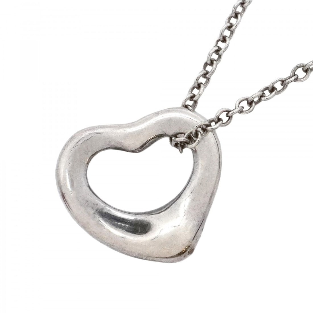 Tiffany & Co. Heart Necklace, Sterling Silver 925, Women's: --- Catalog ---Category: SizePendant Size: 10mm x 11.2mm / 0.39'' x 0.44''Neck Circumference: 40.5 cm / 15.94''Category: DesignGender: WomenMaterial: Silver 925Necklace Type: NecklaceCategory: General