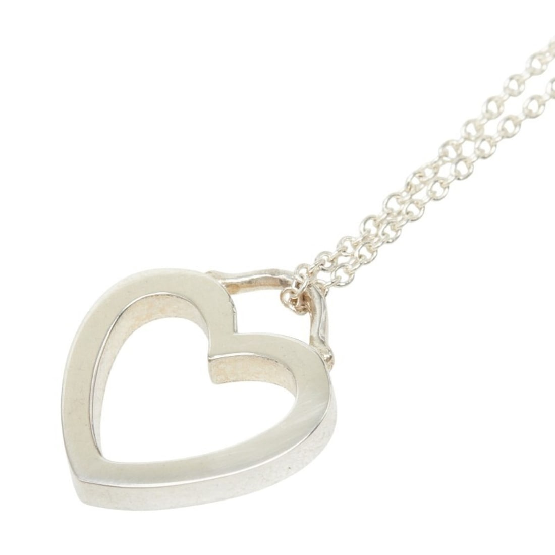 Tiffany & Co. Sentimental Heart Pendant Necklace, SV925 Silver, Women's.: --- Catalog ---Category: SizePendant Size: 15.7mm x 13.7mm / 0.61'' x 0.53''Neck Circumference: 41 cm / 16.14''Category: DesignGender: WomenMaterial: Silver 925Necklace Type: NecklaceCategory: General