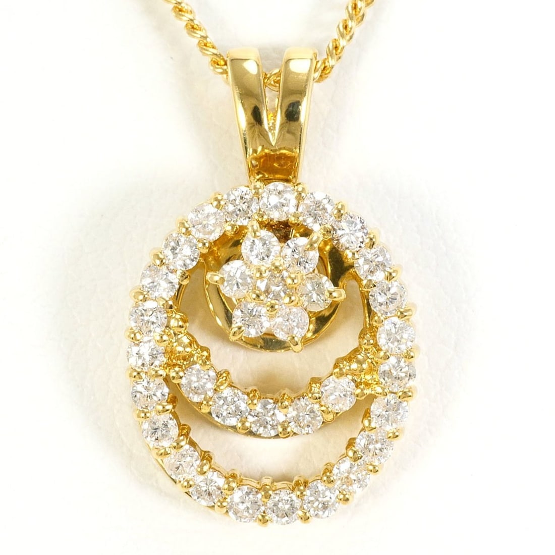 18K (18-karat) Yellow Gold Necklace with 0.58ct Diamond, Total Weight 6.3g, 45cm Length, Jewelry: --- Catalog ---Category: SizeWeight: 6.3g / 0.22oz.Pendant Size: 20mm x 13mm / 0.78'' x 0.51''Neck Circumference: 45 cm / 17.71''Category: DesignColor: Yellow goldMetal: GoldStone: DiamondGender: Wome