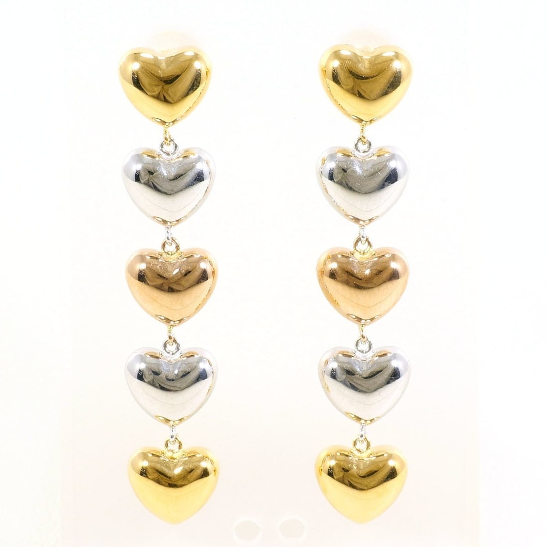 18K (18-karat) Yellow Gold Earrings, Total Weight 2.5g, Jewelry: --- Catalog ---Category: SizeWeight: 2.5g / 0.08oz.Category: DesignType: Stud earringsColor: Pink gold, White gold, Yellow goldMetal: Gold, White GoldGender: WomenMaterial: Pink gold (18K), White gold