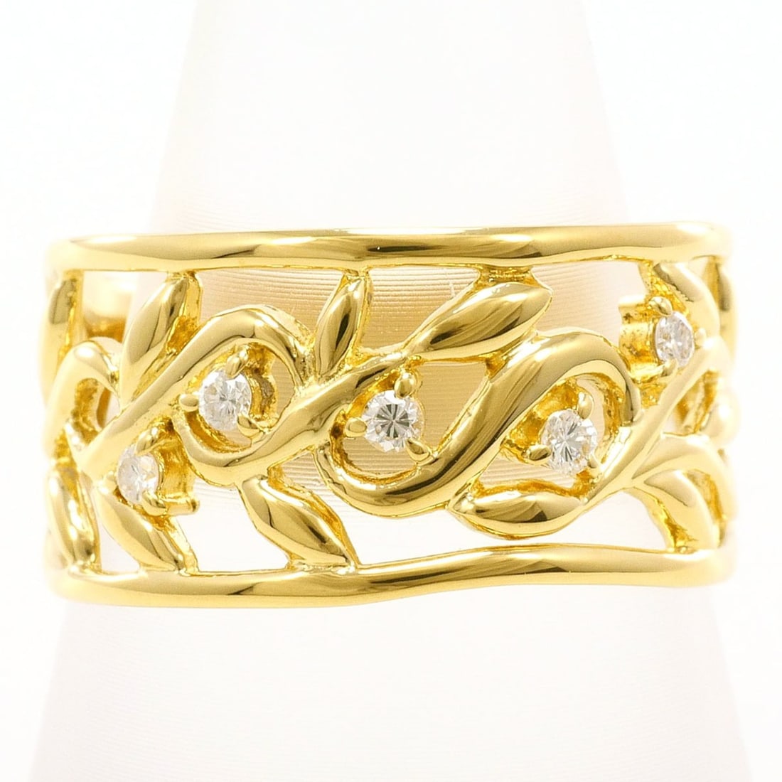 18K (18-karat) Yellow Gold Ring with 0.11ct Diamond, Total Weight 5.7g, Jewelry: --- Catalog ---Category: SizeWidth: 10mm / 0.39''Weight: 5.7g / 0.2oz.JP Size: 15.5US Size: 7.5Category: DesignType: Band ringColor: Yellow goldMetal: GoldStone: DiamondGender: WomenMaterial: Yellow g