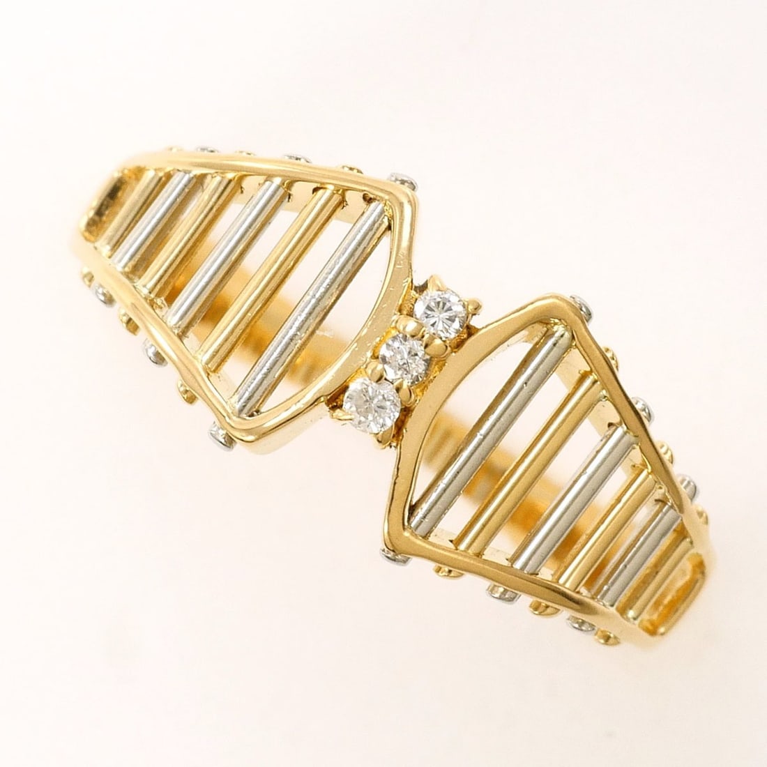 PT900 Platinum 18K Yellow Gold Ring with Diamond (carat weight not stamped), Total Weight 2.6g,: --- Catalog ---Category: SizeWidth: 8mm / 0.31''Weight: 2.6g / 0.09oz.JP Size: 11US Size: 6Category: DesignType: Band ringColor: Platinum, Yellow goldMetal: Gold, PlatinumStone: DiamondGender: WomenMa
