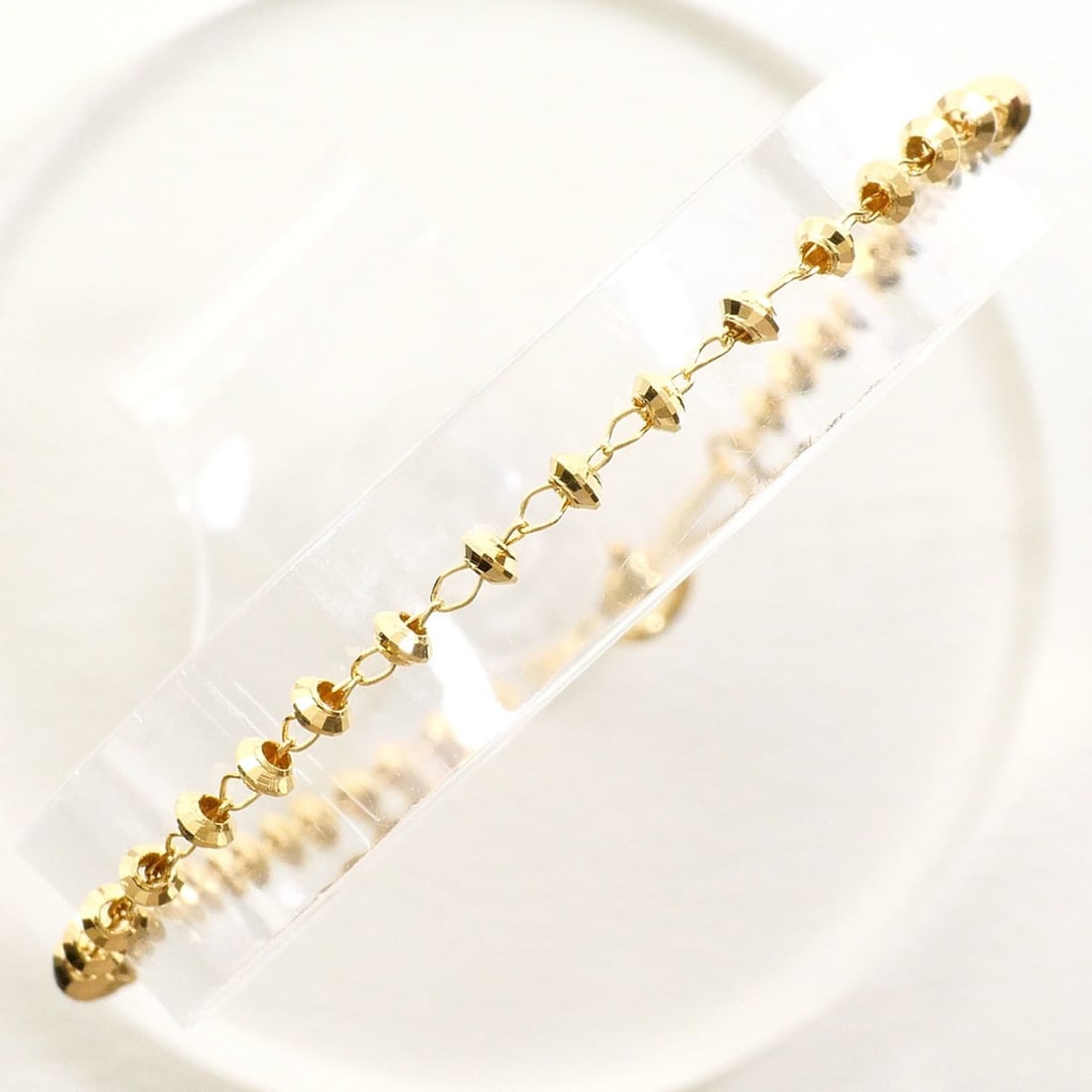 18K (18-karat) Yellow Gold Bracelet, Total Weight 1.5g, 18cm, Jewelry: --- Catalog ---Category: SizeLength: 18cm / 7.08''Weight: 1.5g / 0.05oz.Category: DesignType: Charm braceletColor: Yellow goldMetal: GoldGender: WomenMaterial: Yellow gold (18K)Metal Purity: 18KCatego