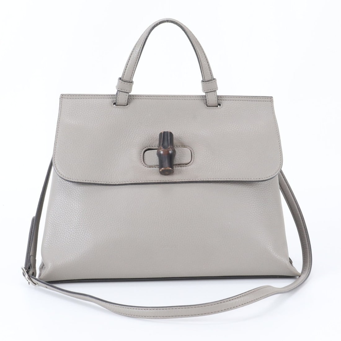 Gucci Bamboo Daily Medium 392013 Leather 2-Way Shoulder Bag, Crossbody Tote Bag for Women: --- Catalog ---Category: SizeSize (HxWxD): 26cm x 33cm x 11cm / 10.23'' x 12.99'' x 4.33''Strap Length: 104cm / 40.94''Handle Length: 26cm / 10.23''Category: DesignType: Shoulder bag, Tote bagColor: G