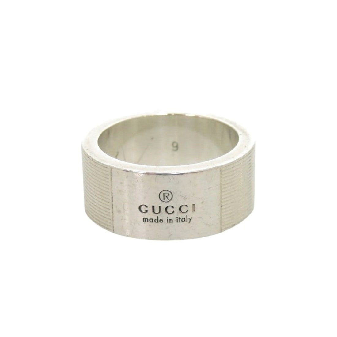Excellent condition Gucci logo ring, size 9, sterling silver (925), 1757GUCCI: --- Catalog ---Category: SizeJP Size: 9US Size: 5Category: DesignType: Band ringColor: SilverGender: WomenMaterial: Silver 925Category: GeneralBrand: GucciCountry of Origin: Italy--- Item List ---Sect