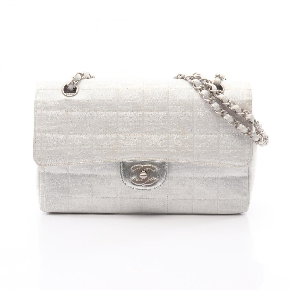 Chanel New Travel Line Shoulder Bag/Handbag, Leather and Nylon Canvas, Women's, Silver Tone: --- Catalog ---Category: SizeSize (HxWxD): 16cm x 25cm x 6cm / 6.29'' x 9.84'' x 2.36''Category: DesignType: Handbag, Shoulder bagColor: SilverGender: WomenMaterial: Leather , Nylon canvas Hardware Co