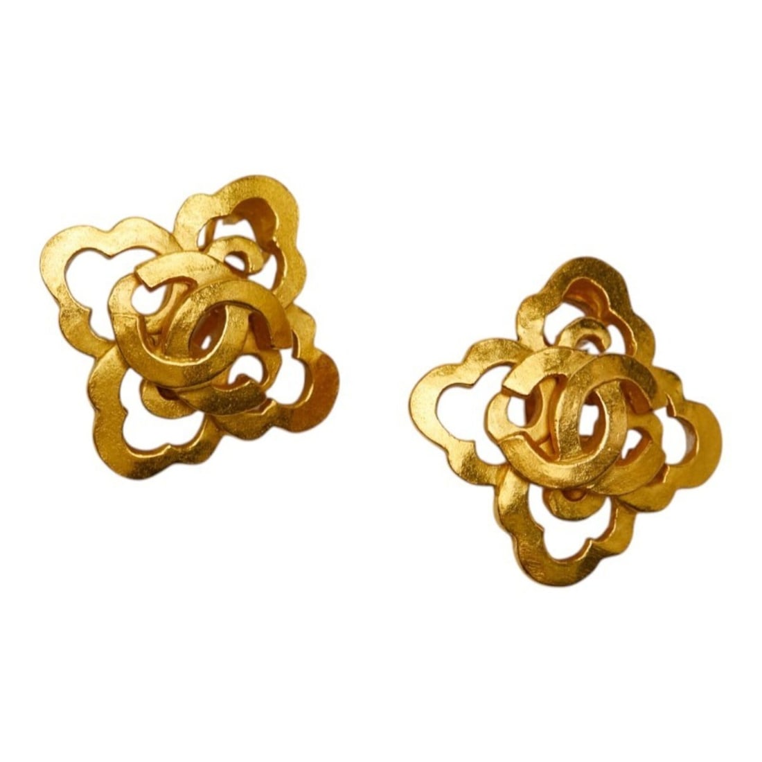 Chanel Vintage Coco Mark Earrings, Gold Plated, Women's CHANEL: --- Catalog ---Category: SizeSize (HxWxD): 28.60mm x 28.60mm / 1.13'' x 1.13''Category: DesignType: Clip earringsColor: GoldGender: WomenMaterial: Gold platingCategory: GeneralBrand: Chanel--- Item Li