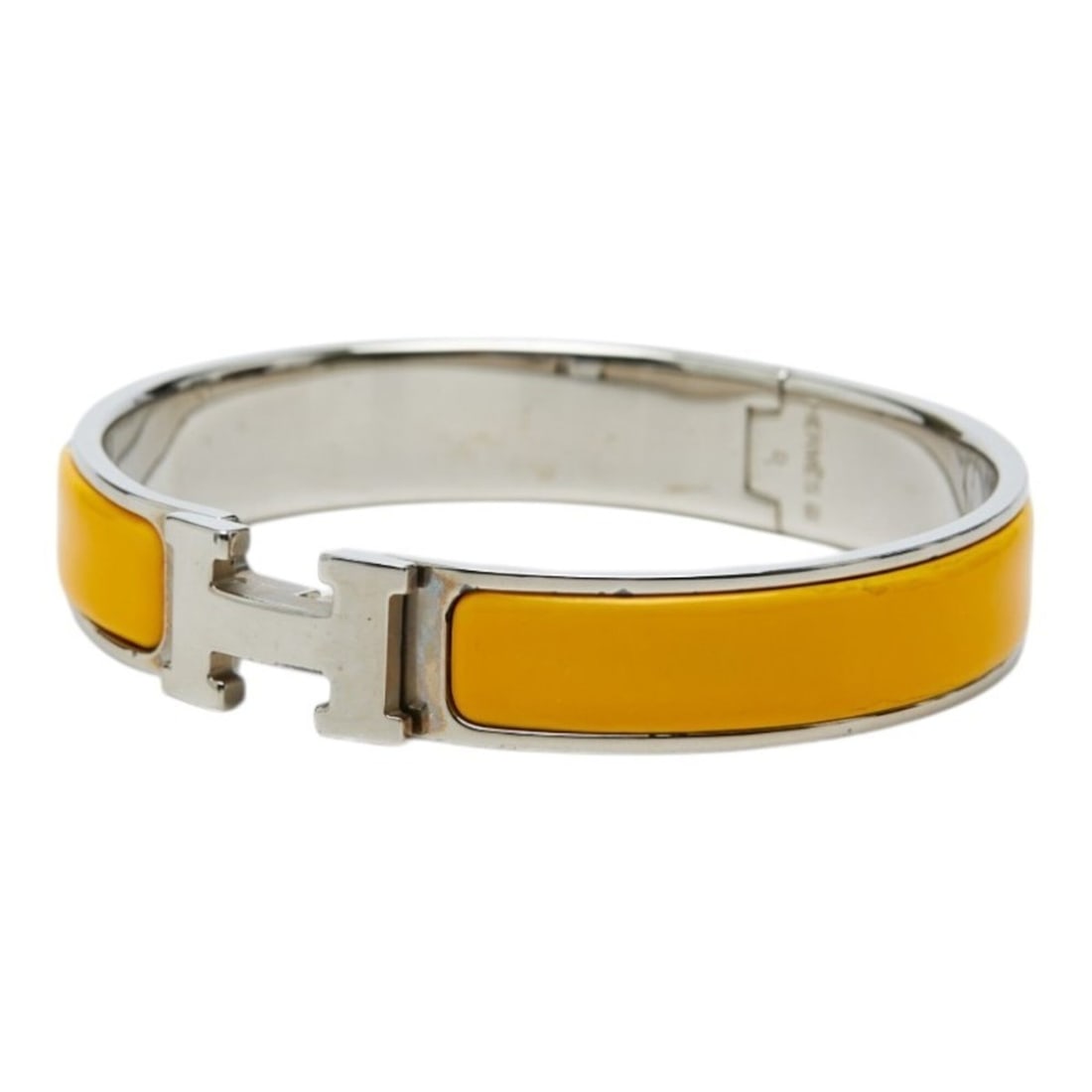 Hermes Click H PM Bangle, Silver and Orange Metal Enamel, Women's: --- Catalog ---Category: SizeLength: 17cm / 6.69''Category: DesignType: BangleColor: OrangeGender: WomenMaterial: Enamel, MetalCategory: GeneralBrand: Hermes--- Item List ---Section: ConditionRanking: