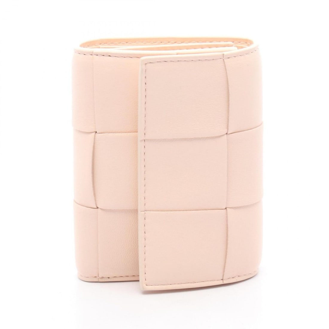 Bottega Veneta Cassette Maxi Intrecciato Small Tri-fold Wallet, Leather, Women's, Pink, 651372: --- Catalog ---Category: SizeSize (HxWxD): 9.5cm x 11.5cm x 2.5cm / 3.74'' x 4.52'' x 0.98''Category: DesignType: Wallet (tri-fold)Color: PinkGender: WomenMaterial: Leather Category: GeneralMPN: 65137