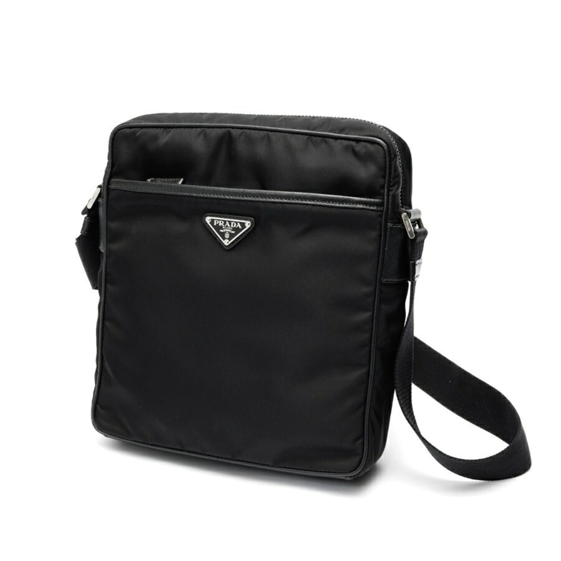 Prada Triangle Shoulder Bag 2VH002, Nylon, Black: --- Catalog ---Category: SizeSize (HxWxD): 26.5cm x 24cm x 8cm / 10.43'' x 9.44'' x 3.14''Category: DesignType: Shoulder bagColor: BlackGender: Women,MenMaterial: Nylon Category: GeneralMPN: 2VH002Bra