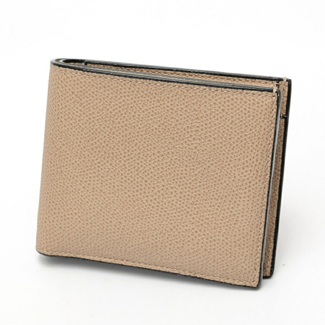 Valextra Bi-fold Wallet with Coin Purse, 4 Card Slots, Compact, Soft Calfskin, Greige: --- Catalog ---Category: SizeSize (HxWxD): 9cm x 11cm x 1cm / 3.54'' x 4.33'' x 0.39''Category: DesignType: Wallet (bi-fold)Color: GrayishGender: Men,WomenMaterial: Leather Leather/Fur Type: CalfskinC